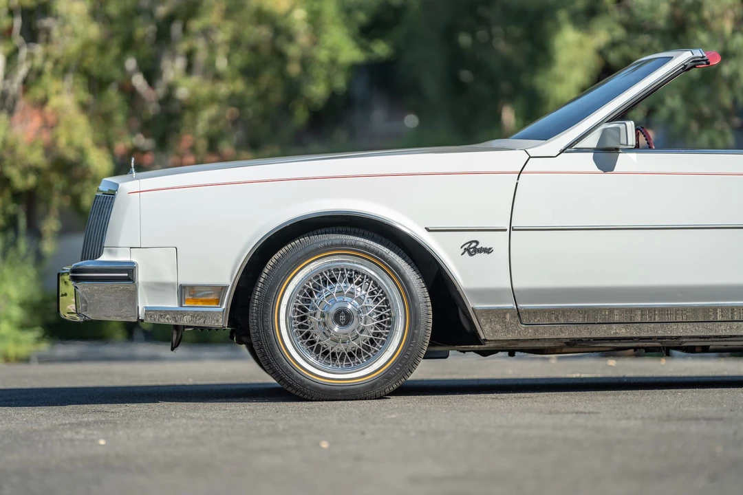 1982 Buick Riviera 4th-7th Gen - Image 23 of 31