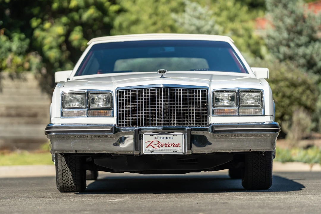 1982 Buick Riviera 4th-7th Gen - Image 11 of 31