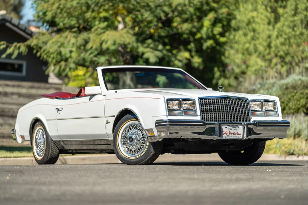 1982 Buick Riviera 4th-7th Gen - Image 4 of 31