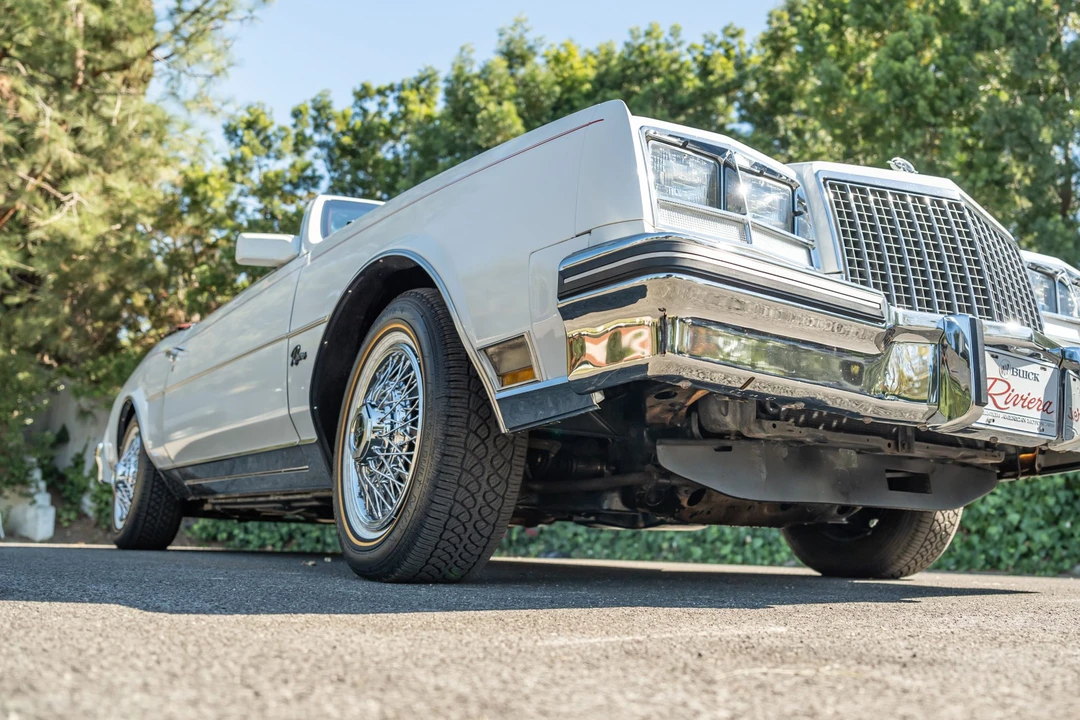 1982 Buick Riviera 4th-7th Gen - Image 19 of 31