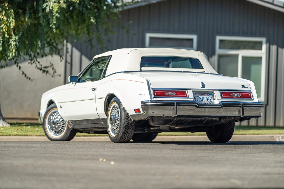 1982 Buick Riviera 4th-7th Gen - Image 16 of 31