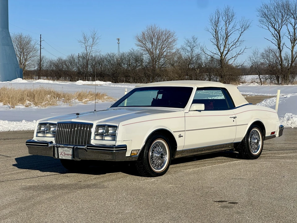 1982 Buick Riviera 4th-7th Gen - Image 7 of 31