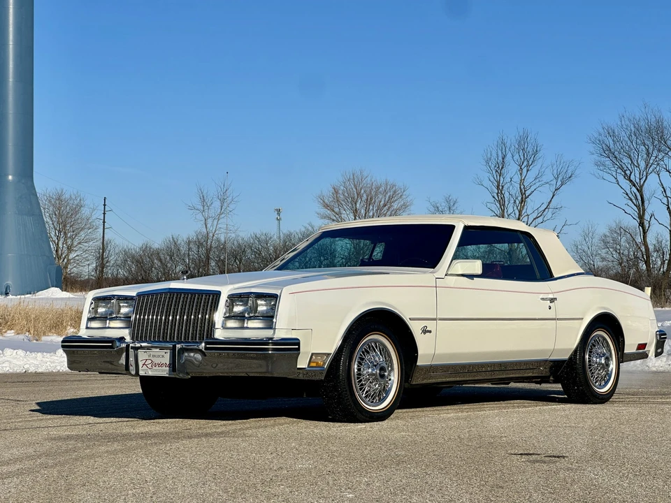 1982 Buick Riviera 4th-7th Gen - Image 8 of 31