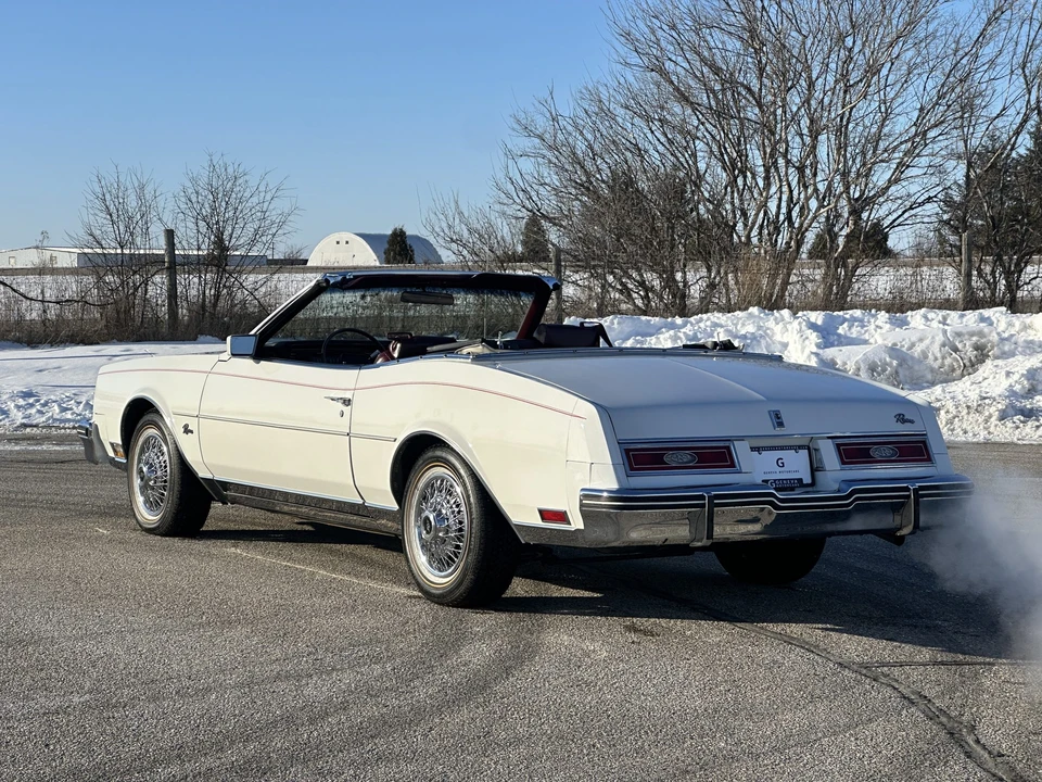 1982 Buick Riviera 4th-7th Gen - Image 20 of 31