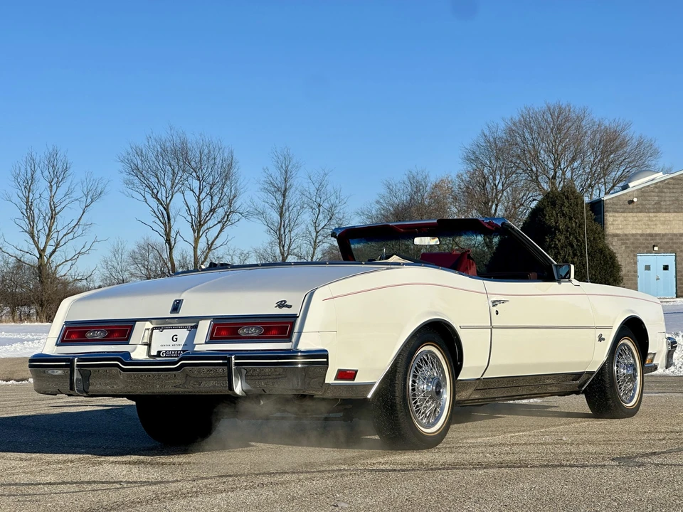 1982 Buick Riviera 4th-7th Gen - Image 23 of 31