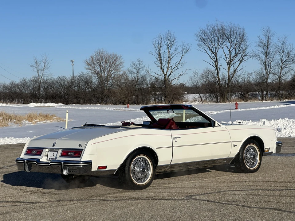 1982 Buick Riviera 4th-7th Gen - Image 24 of 31