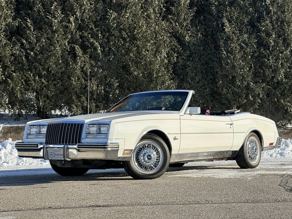 1982 Buick Riviera 4th-7th Gen - Image 3 of 31