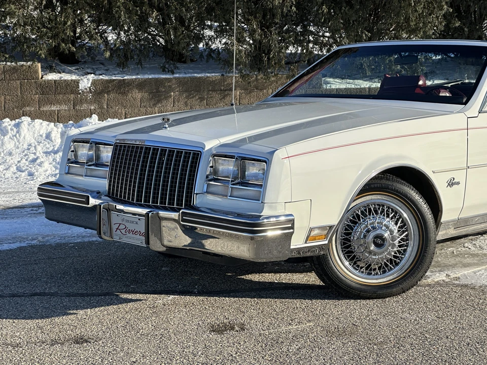 1982 Buick Riviera 4th-7th Gen - Image 26 of 31
