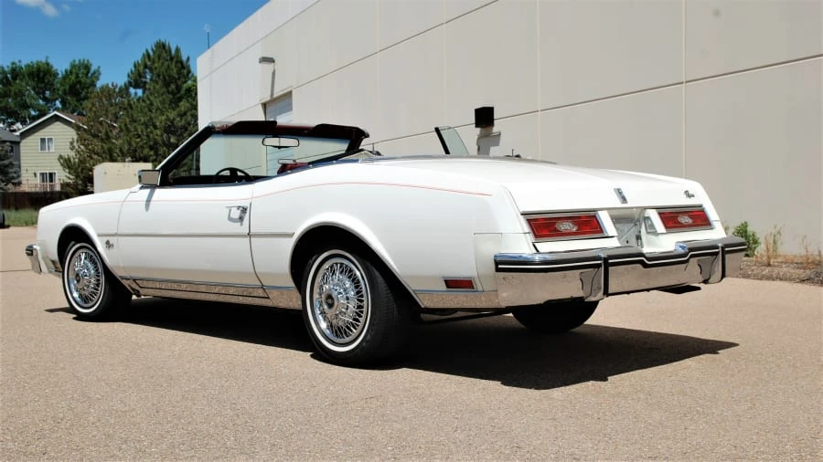 1982 Buick Riviera 4th-7th Gen - Image 10 of 12