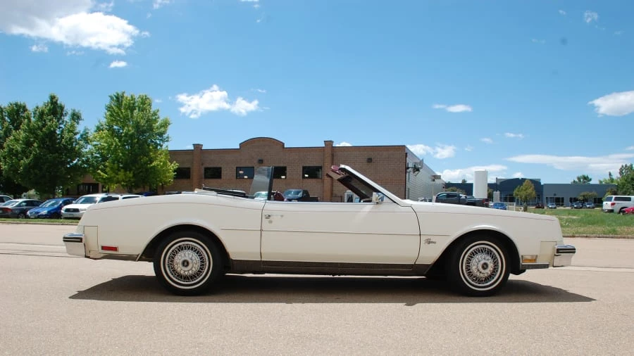 1982 Buick Riviera 4th-7th Gen - Image 2 of 12