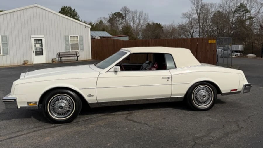 1982 Buick Riviera 4th-7th Gen - Image 9 of 26