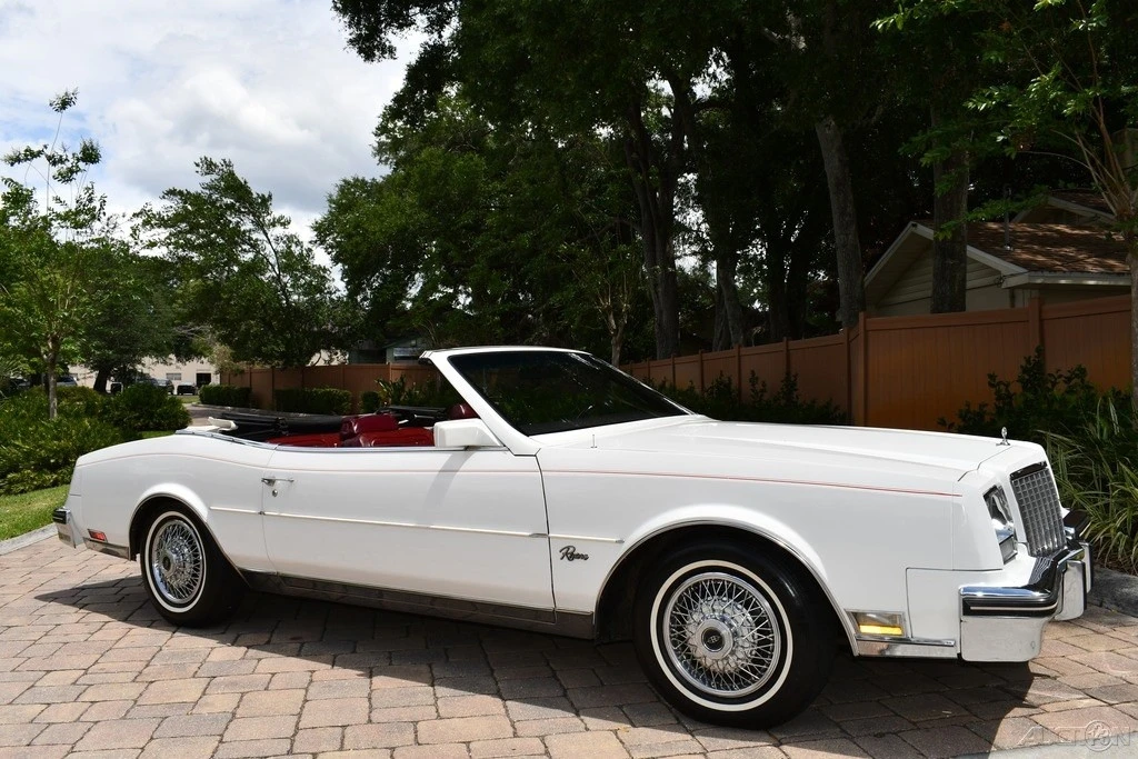 1982 Buick Riviera 4th-7th Gen - Image 9 of 24