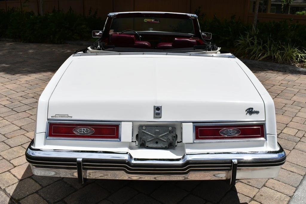 1982 Buick Riviera 4th-7th Gen - Image 7 of 24