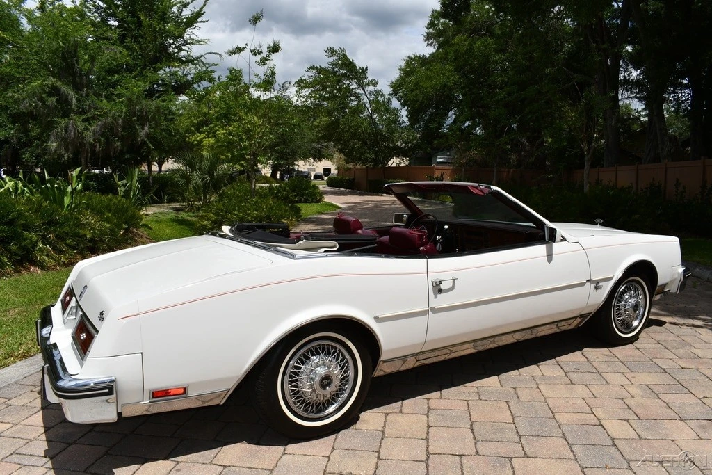 1982 Buick Riviera 4th-7th Gen - Image 8 of 24