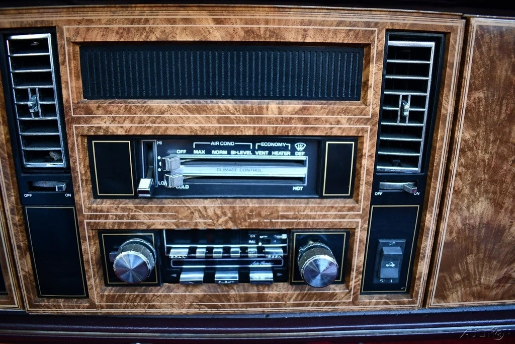1982 Buick Riviera 4th-7th Gen - Image 8 of 21