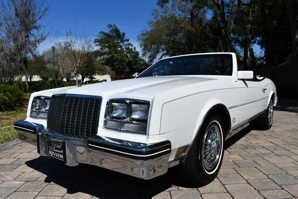 1982 Buick Riviera 4th-7th Gen - Image 2 of 21