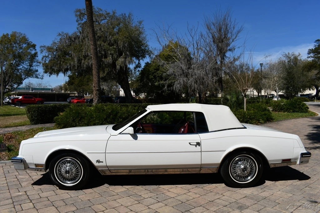 1982 Buick Riviera 4th-7th Gen - Image 23 of 24