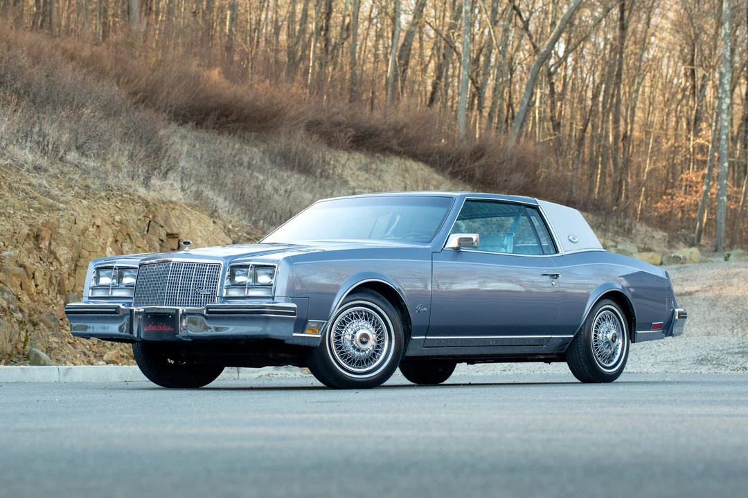 1982 Buick Riviera 4th-7th Gen - Image 2 of 31