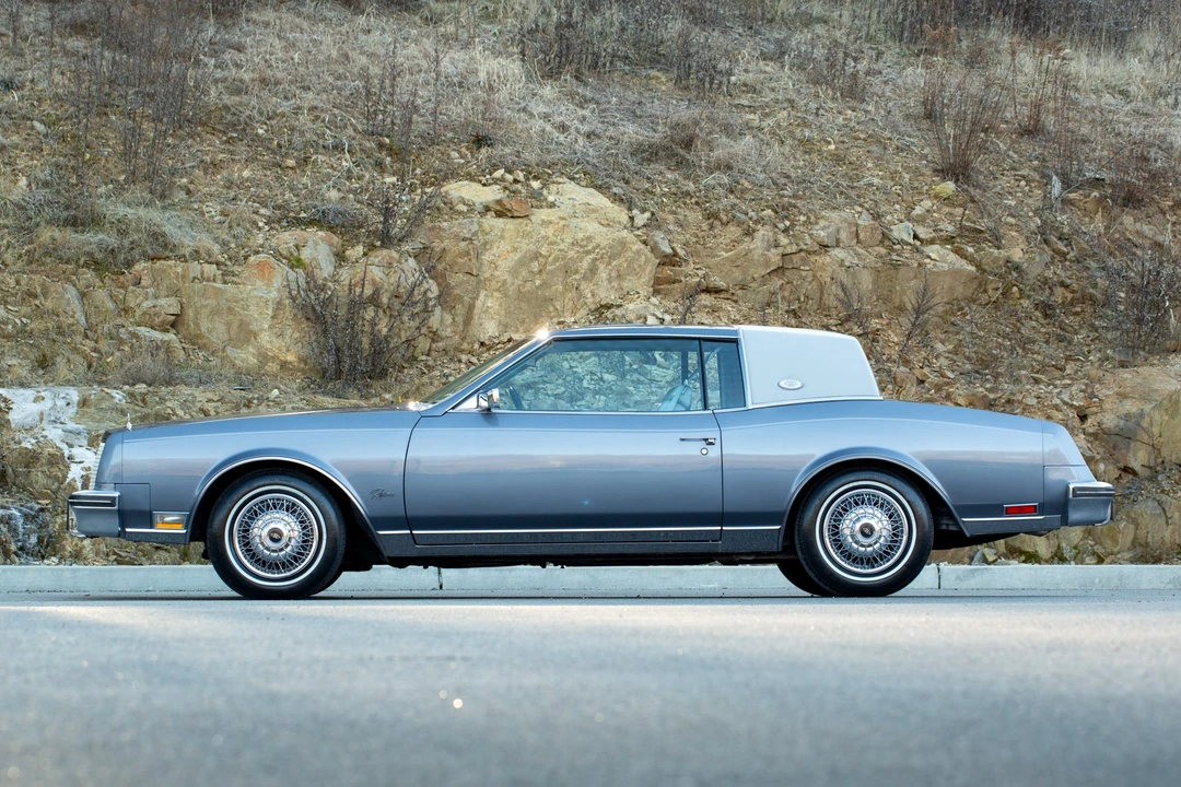 1982 Buick Riviera 4th-7th Gen - Image 4 of 31