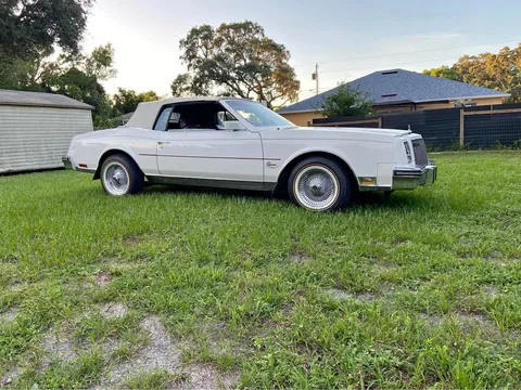1982 Buick Riviera Coupe 2D