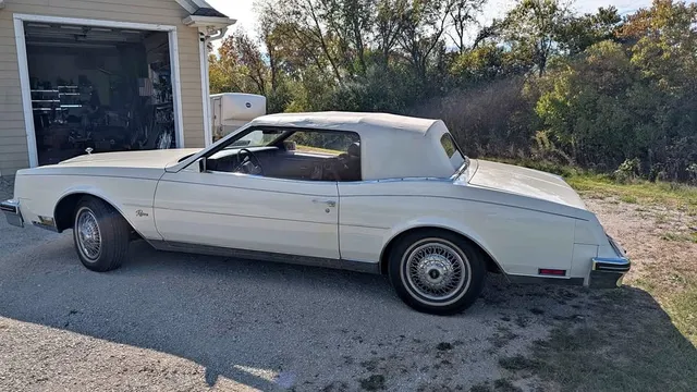 1982 Buick Riviera Coupe 2D