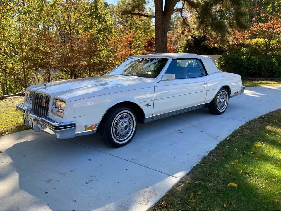 1982 Buick Riviera 4th-7th Gen - Image 2 of 7