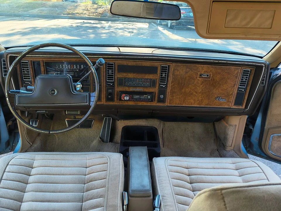 1982 Buick Riviera 4th-7th Gen - Image 10 of 12