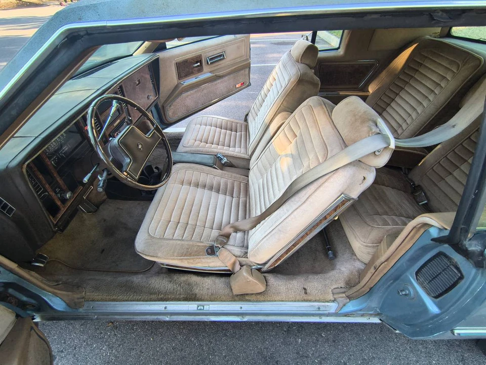 1982 Buick Riviera 4th-7th Gen - Image 9 of 12