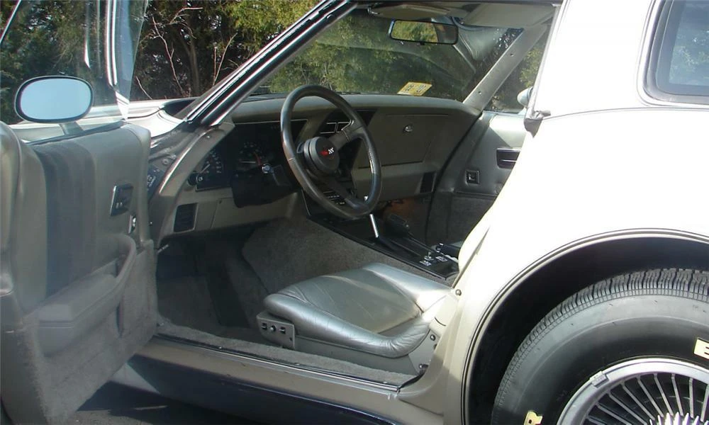 1982 Chevrolet Corvette C3 - Image 5 of 8