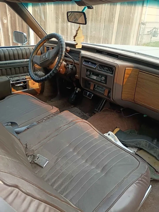 1982 Cadillac DeVille 5th Gen - Image 5 of 6