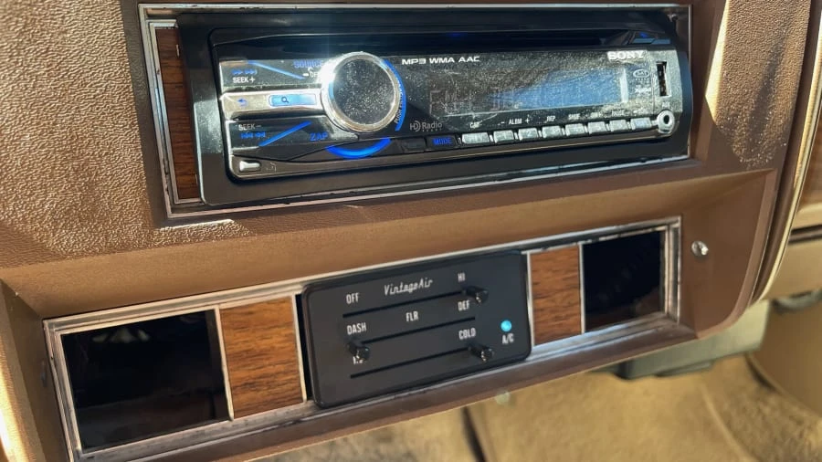 1982 Cadillac DeVille 5th Gen - Image 4 of 9