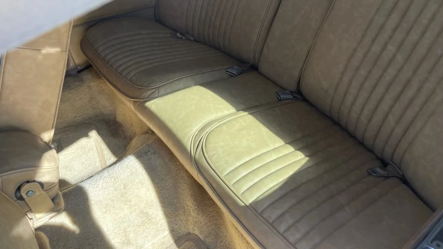 1982 Cadillac DeVille 5th Gen - Image 5 of 9