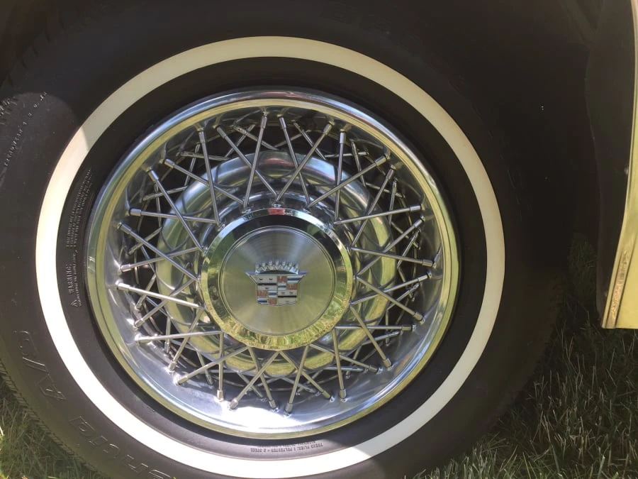 1982 Cadillac DeVille 5th Gen - Image 9 of 12