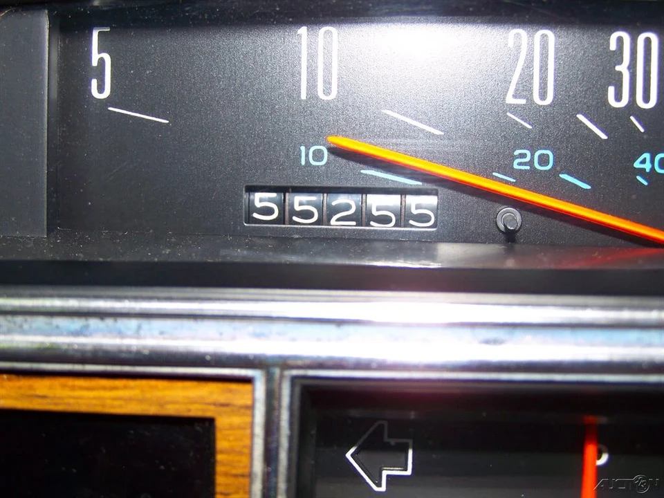 1982 Cadillac Eldorado 10th Gen - Image 10 of 21