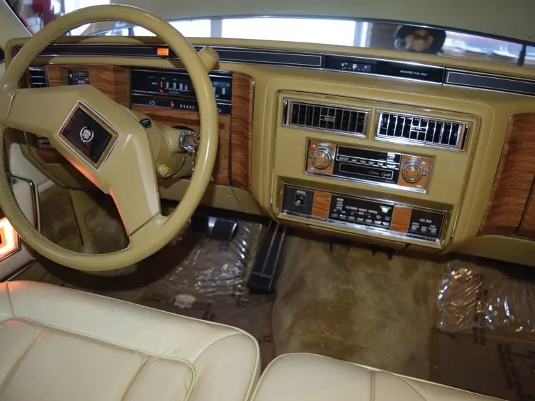 1982 Cadillac Fleetwood - Image 9 of 23