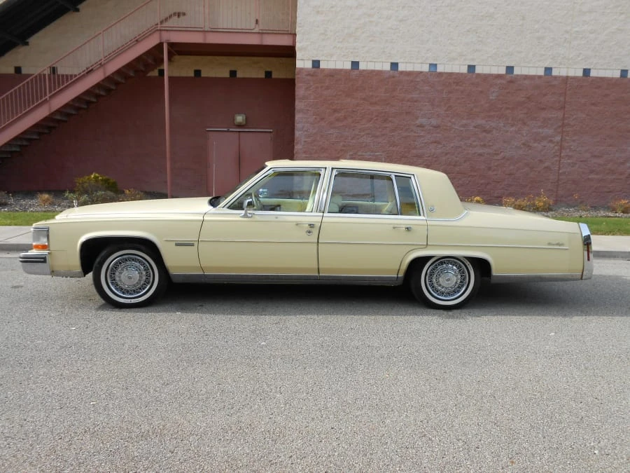 1982 Cadillac Fleetwood - Image 2 of 12