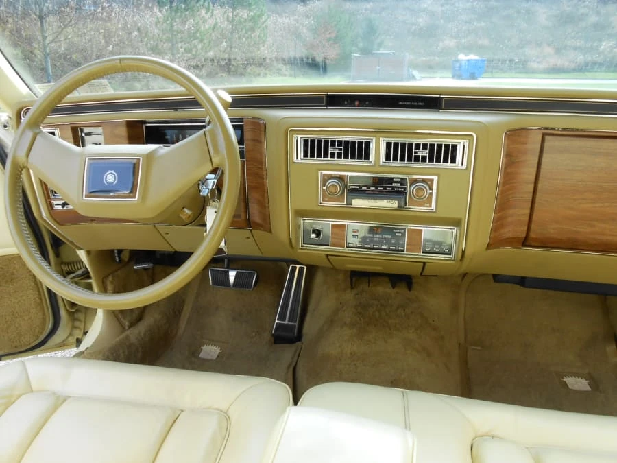 1982 Cadillac Fleetwood - Image 5 of 12