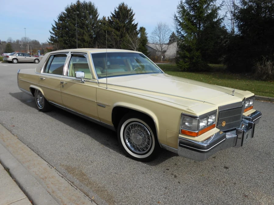 1982 Cadillac Fleetwood - Image 12 of 12