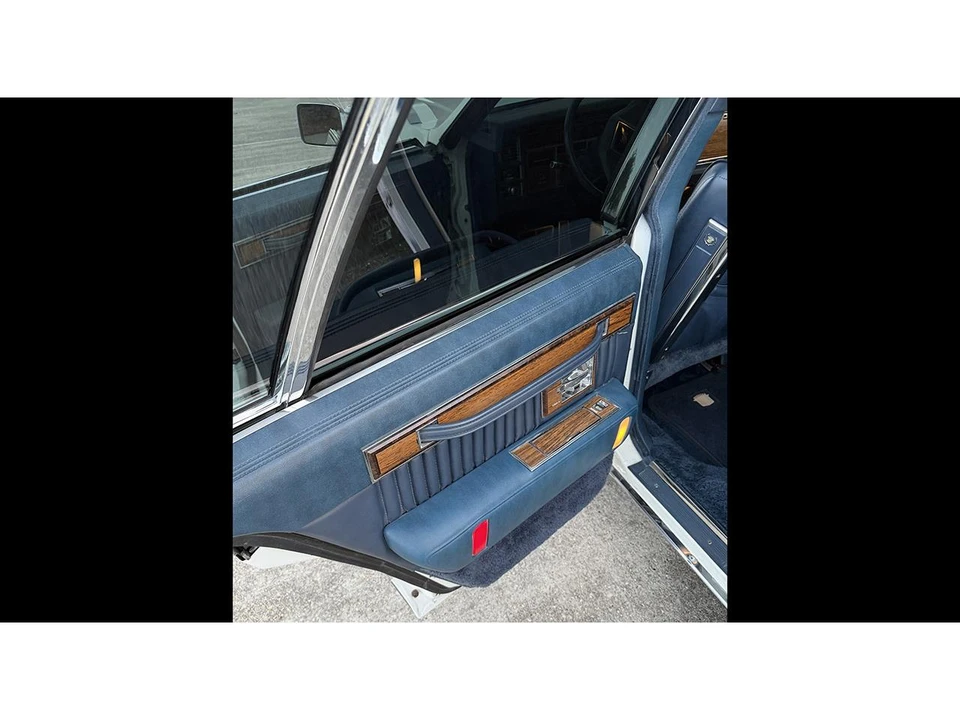 1982 Cadillac Seville - Image 13 of 20