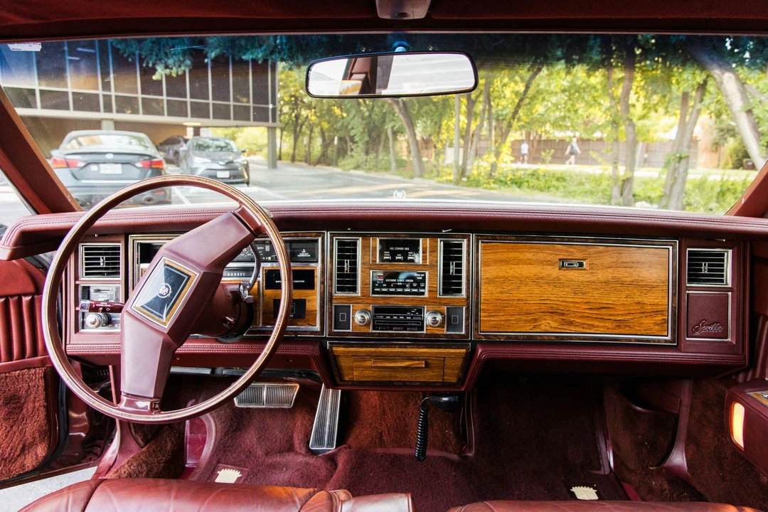 1982 Cadillac Seville - Image 30 of 31