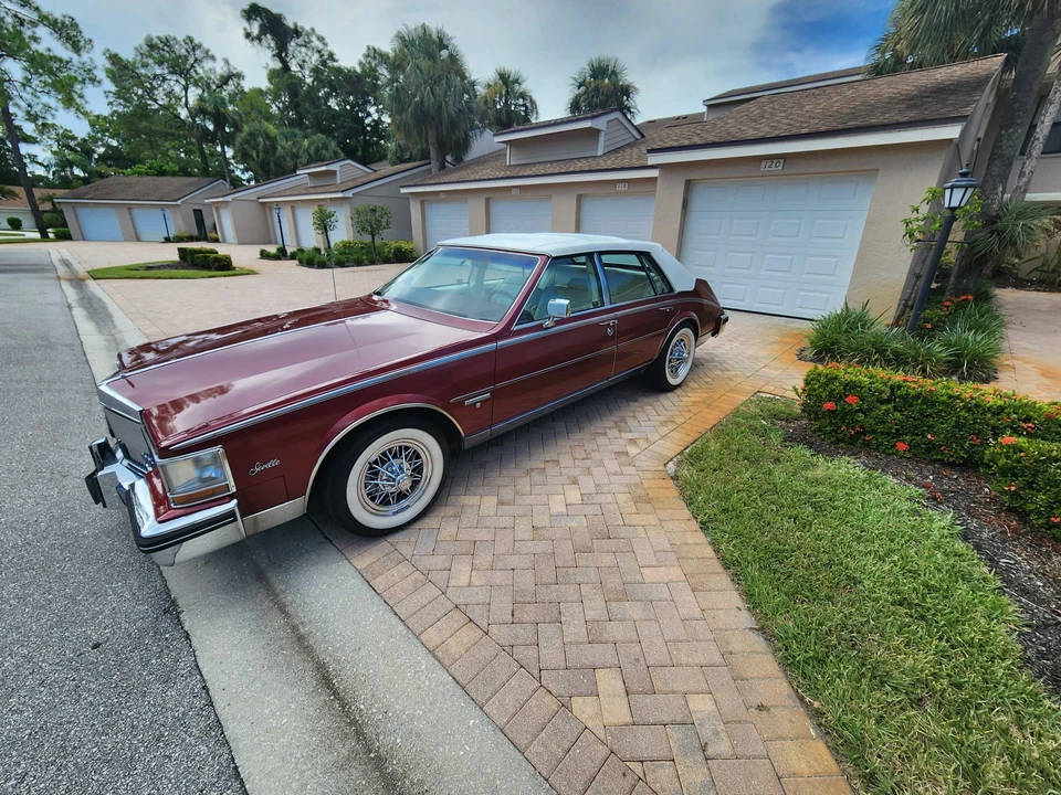 1982 Cadillac Seville - Image 24 of 31