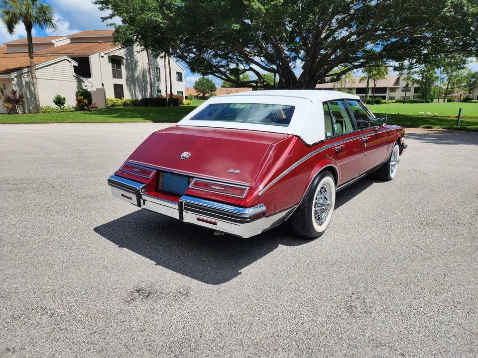1982 Cadillac Seville - Image 17 of 31