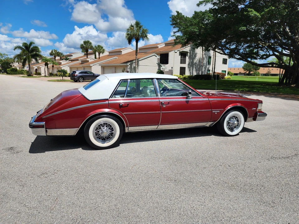 1982 Cadillac Seville - Image 15 of 31