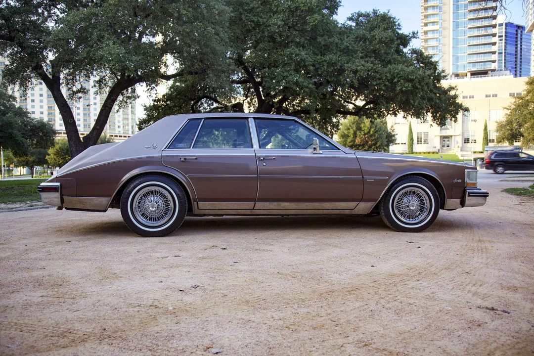 1982 Cadillac Seville - Image 16 of 31