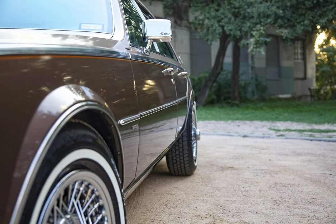 1982 Cadillac Seville - Image 24 of 31
