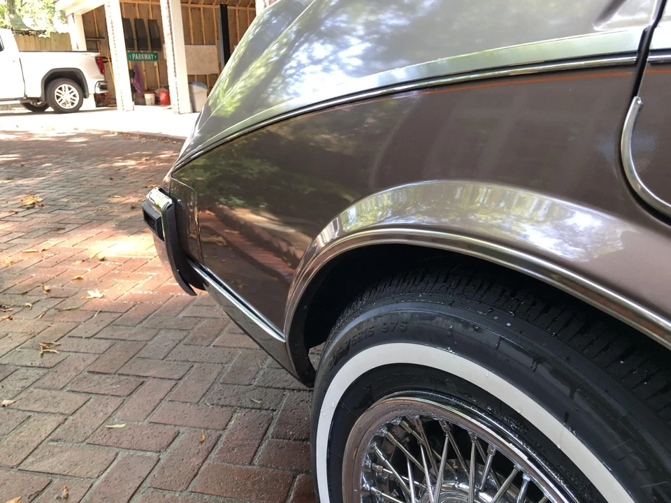 1982 Cadillac Seville - Image 23 of 31
