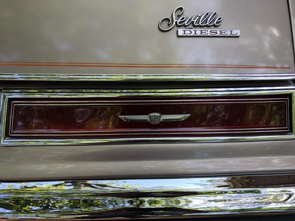 1982 Cadillac Seville - Image 21 of 31