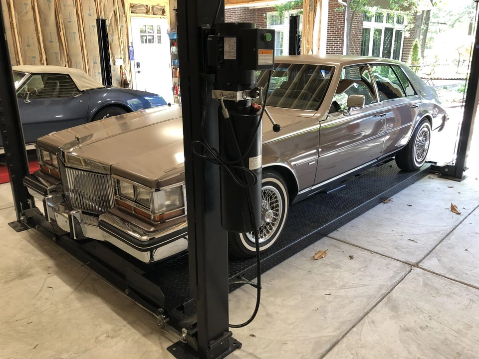 1982 Cadillac Seville - Image 11 of 31