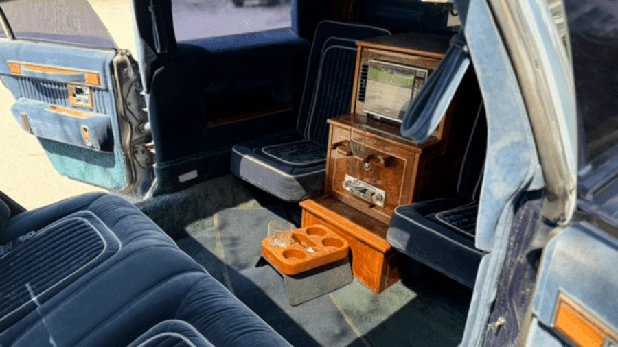 1982 Cadillac Seville - Image 3 of 4