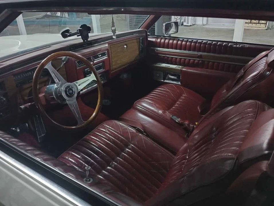 1982 Cadillac DeVille 5th Gen - Image 6 of 8
